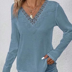 NWOT Large v-neck women’s sweater